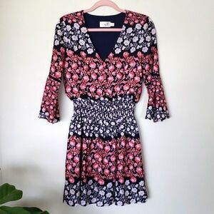 Eliza J pink navy blue floral elastic waist v neck  above knee dress. Women sz 2